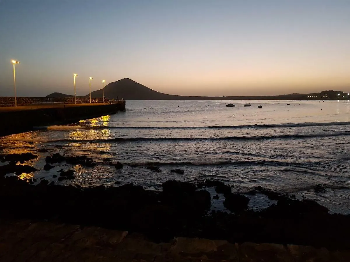 alquilaencanarias El Medano Mirazul Plaza Roja